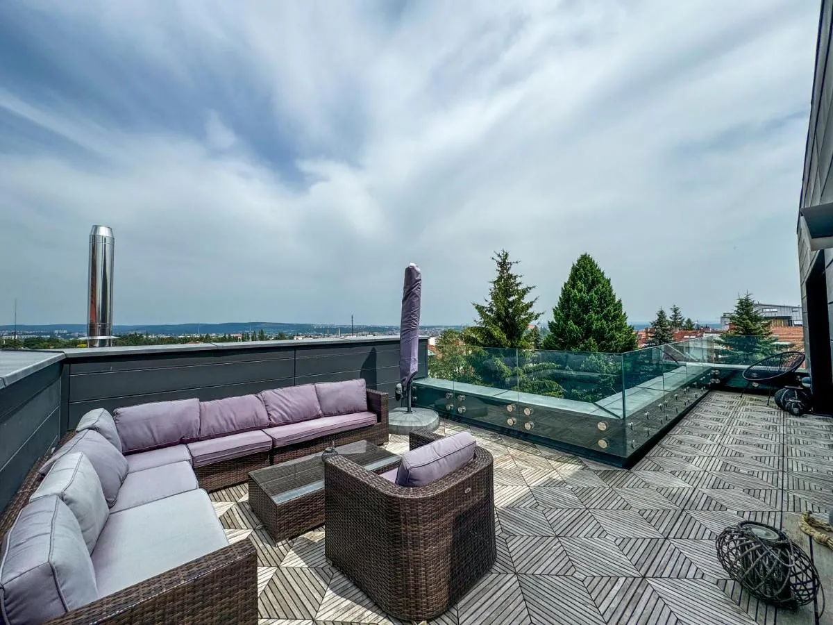 Apartmán se saunou a terasou s výhledem na Brno — 3