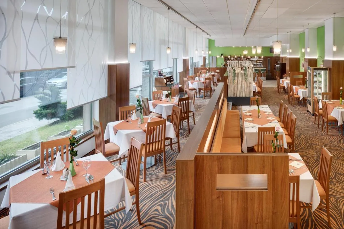 Avanti Hotel — 6