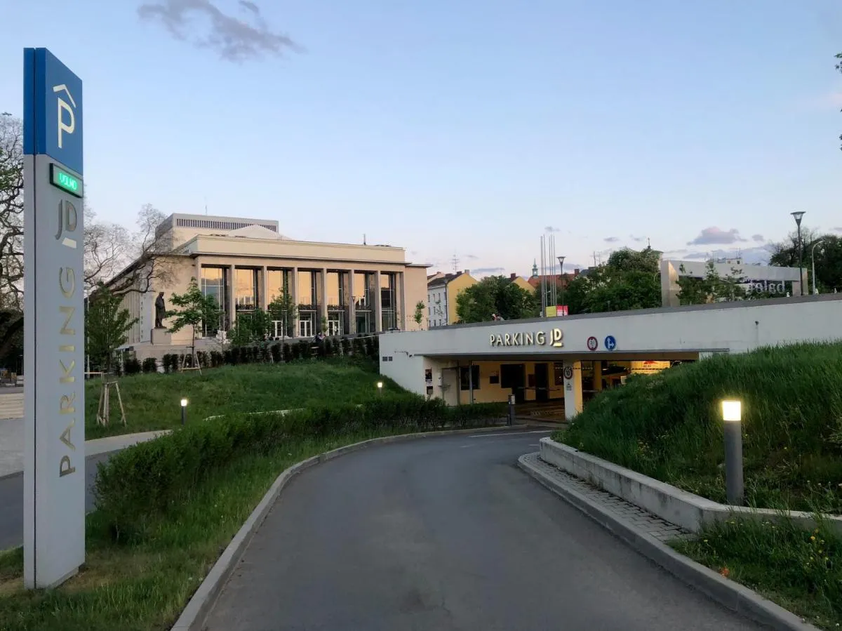 Brno center whirlpool apartment — 6