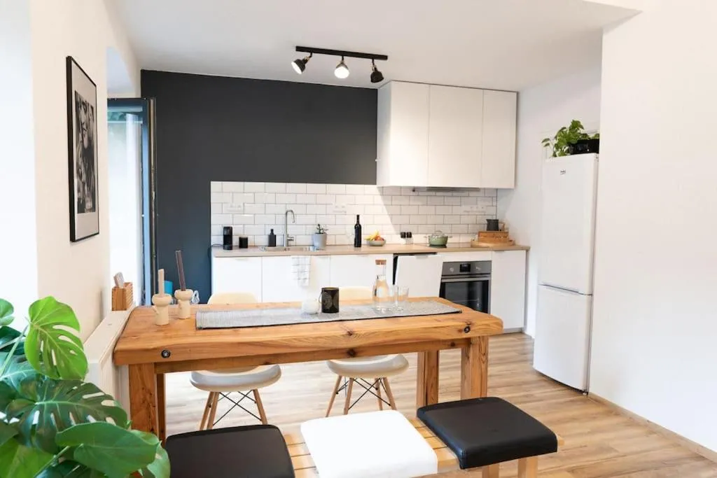 Central Park Apartments – Terrace — 6