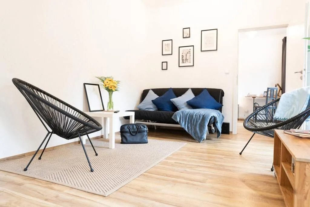Central Park Apartments – Terrace — 4