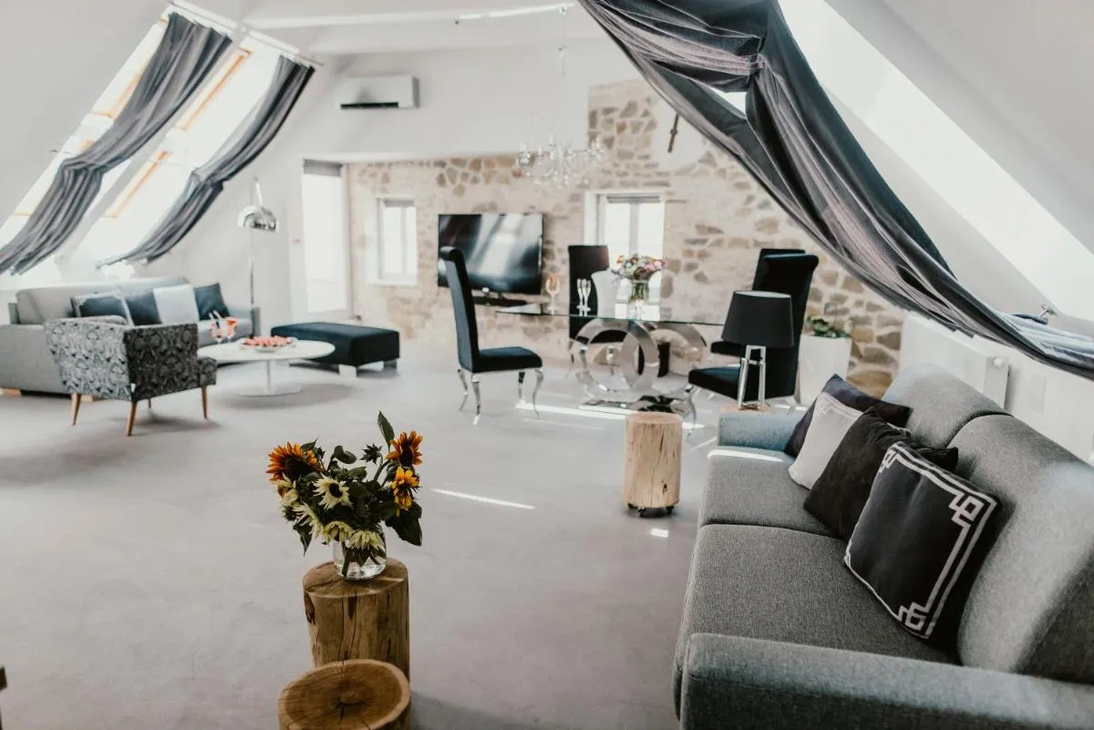 Coco Chanel Boutique Apartment — 7