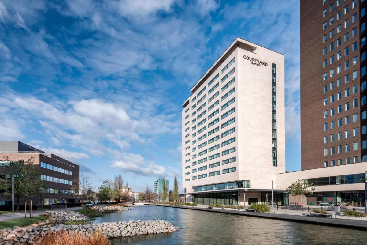 Courtyard by Marriott Brno — 2