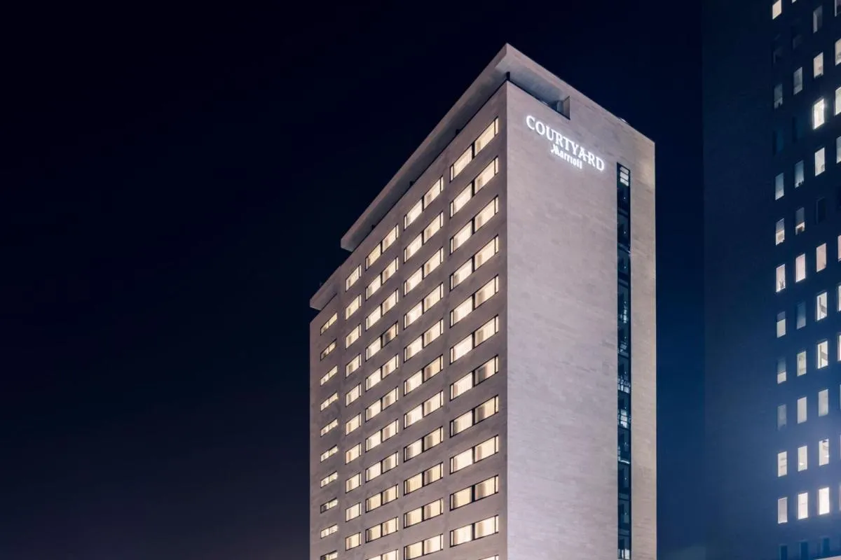 Courtyard by Marriott Brno — 3