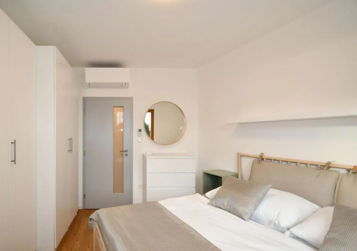 EFI Residence Holzova 28 — 7