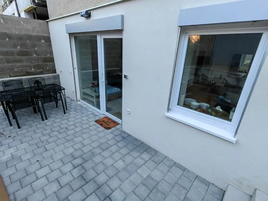 Haas Apartments Slepa, city centre, parking, courtyard — 3