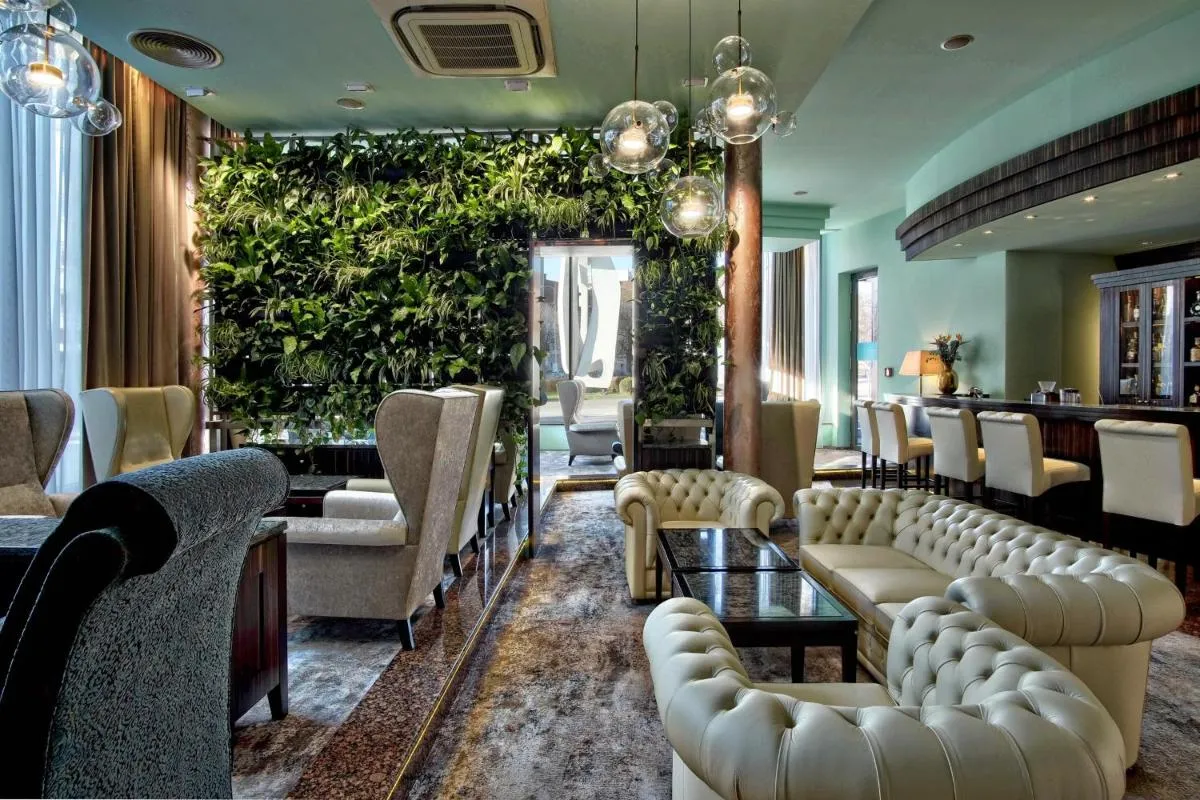 Hotel Continental — 5