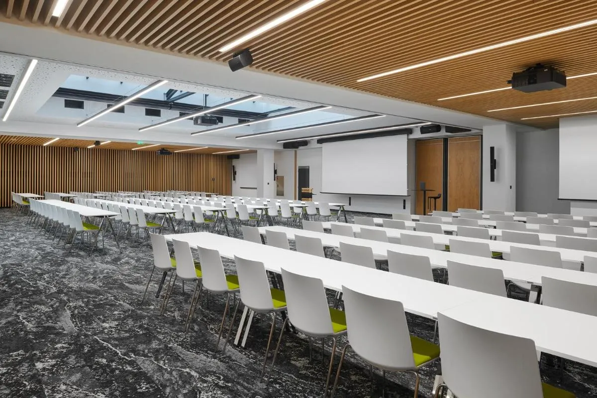 Hotel Passage — 5