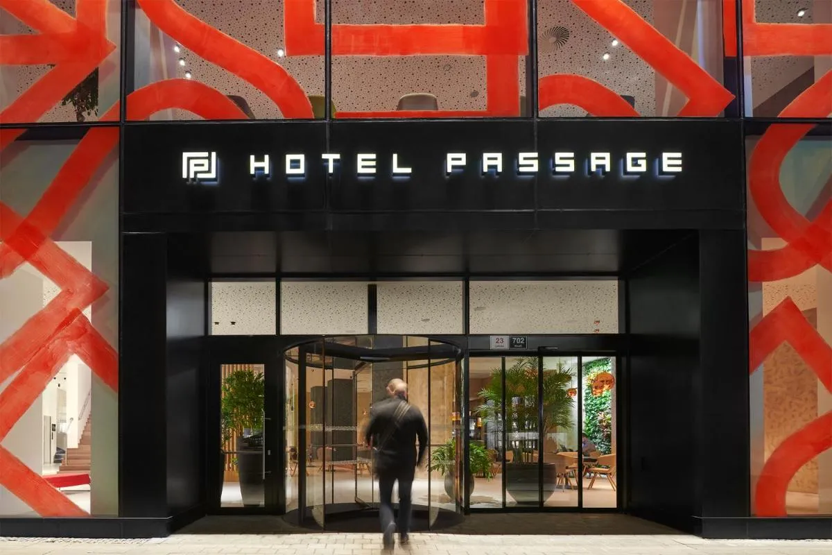 Hotel Passage — 7