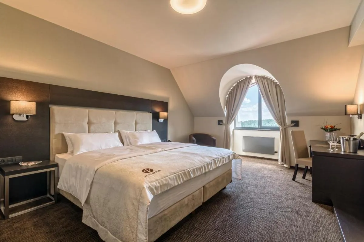 Hotel Victory — 2