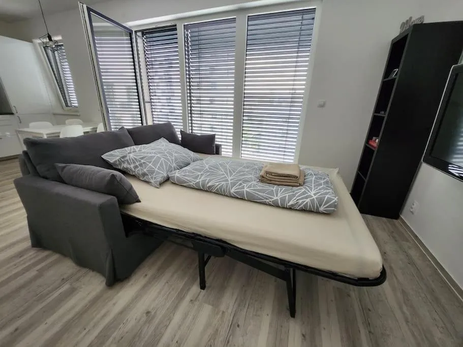 Modern apartment near the center — 2