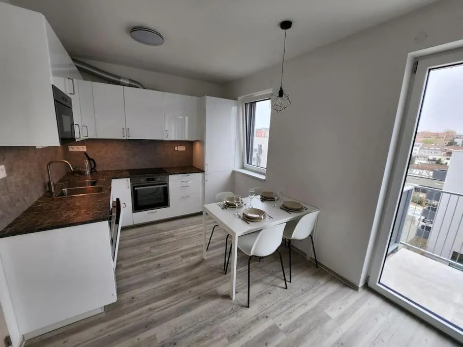 Modern apartment near the center — 5