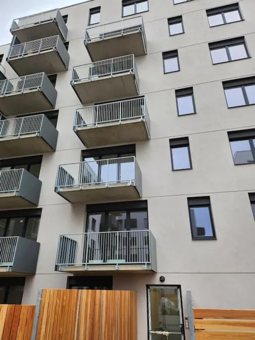 Modern apartment near the center — 6