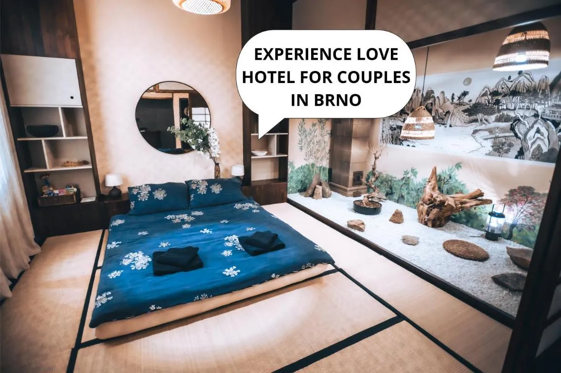 OROOM Japan – Role Play For Couples in BRNO