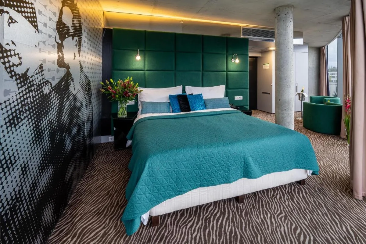 Sono Hotel — 7