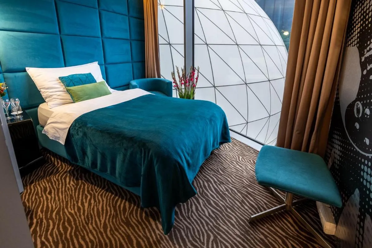 Sono Hotel — 2
