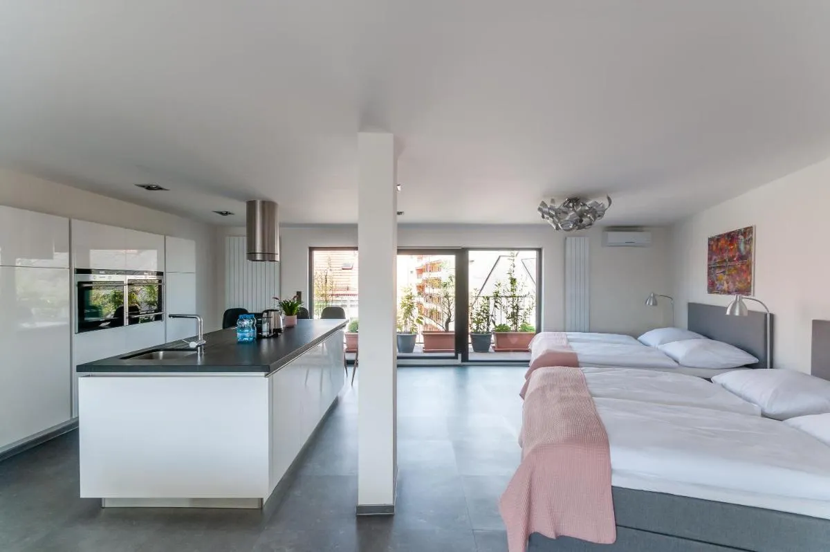 VV hotel & apartments — 4