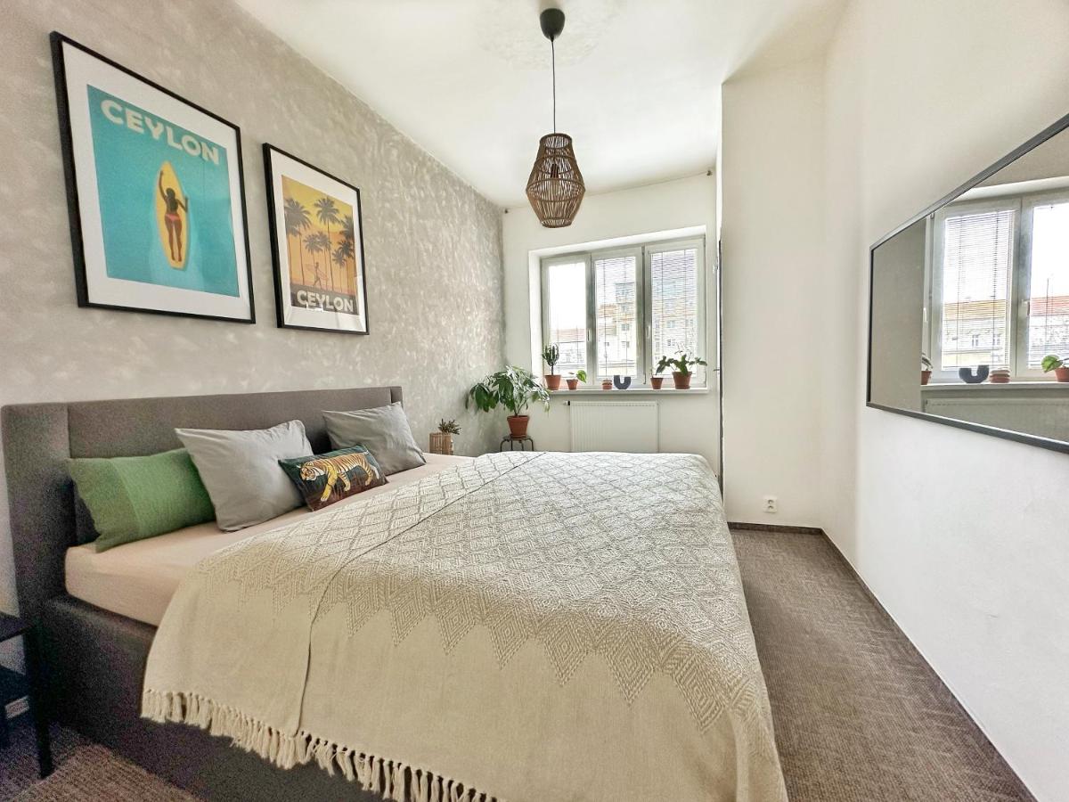 Bright and central suite with a balcony — 2