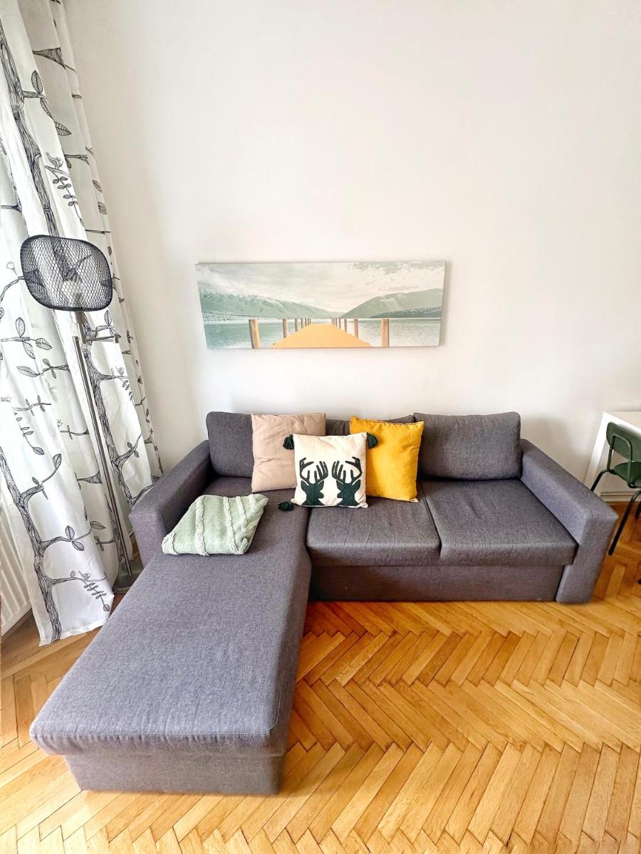 Bright and central suite with a balcony — 6