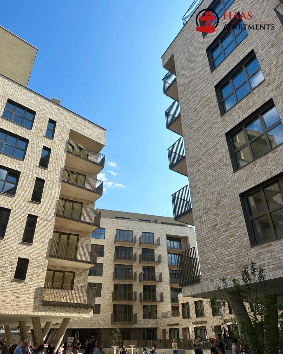 Haas Apartments Art with parking, bakery — 7