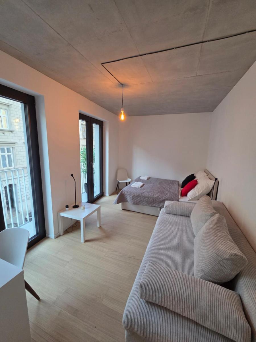 Haas Apartments Art with parking, bakery — 3
