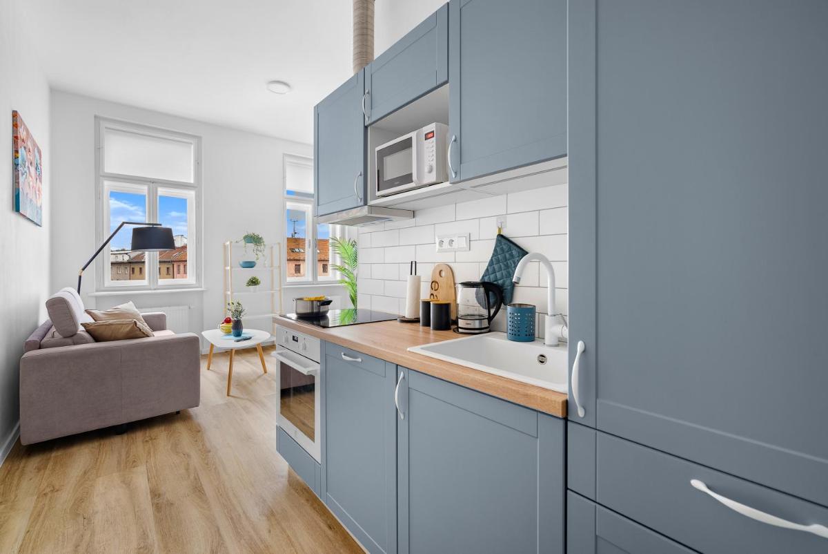 HideOut Apartments — 2