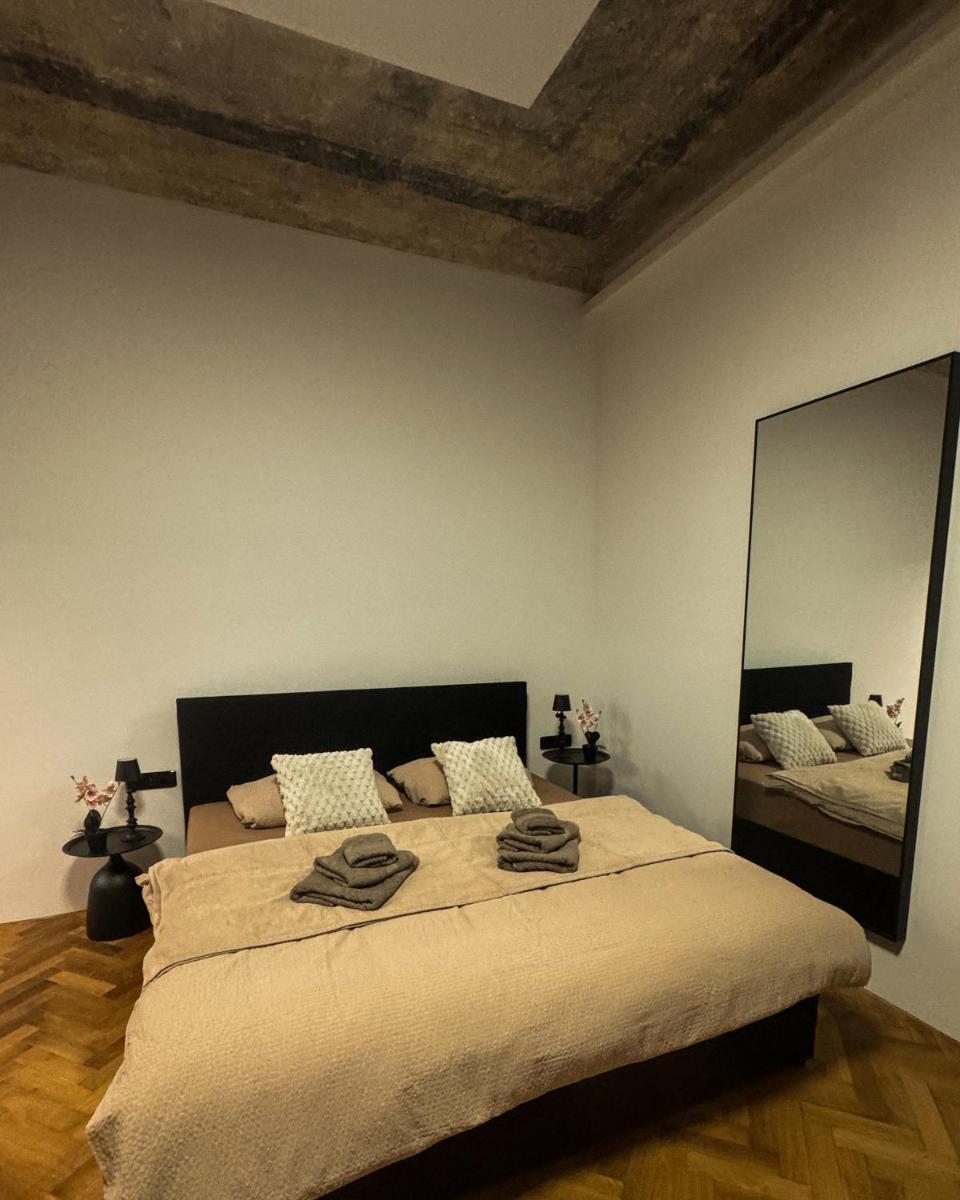 Iconic Apartment Mila Grohova, Brno Centre — 3