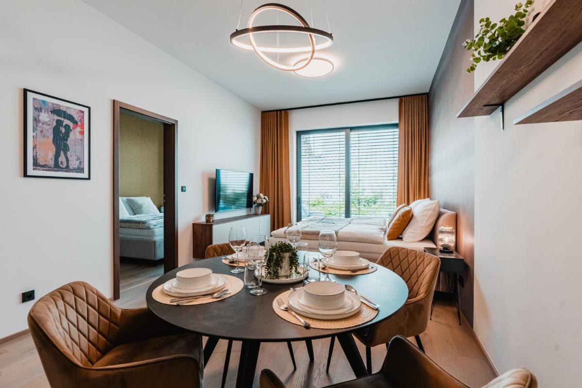 Luxusní zahradní rezidence – 3 min od centra, 2 ložnice, zahrada, 117 m2 — 2