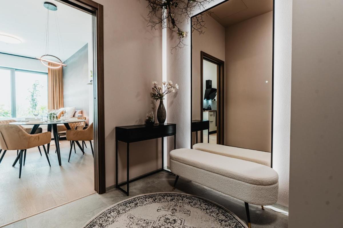 Luxusní zahradní rezidence – 3 min od centra, 2 ložnice, zahrada, 117 m2 — 6