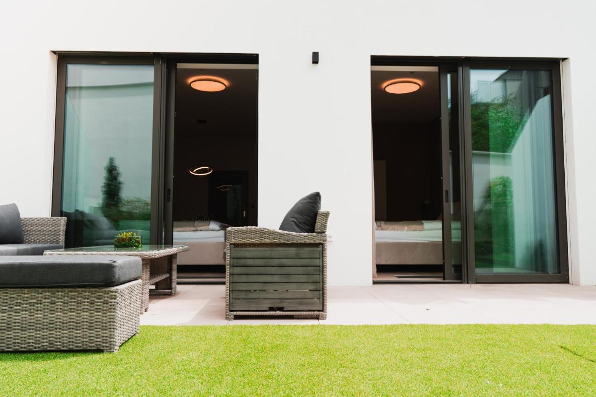 Luxusní zahradní rezidence – 3 min od centra, 2 ložnice, zahrada, 117 m2 — 4