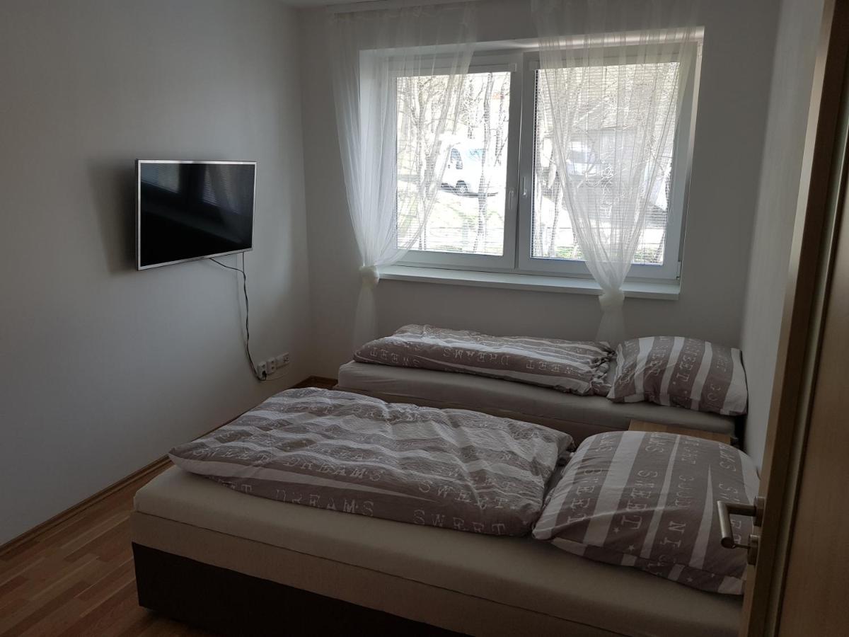 NEWLY BUILT APARTMENT 4 WITH BALCONY NEAR CENTER — 2