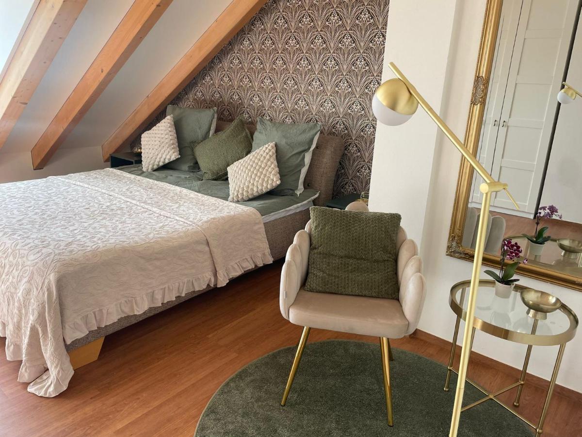 NOSTALGIE BOUTIQUE Suite — 7