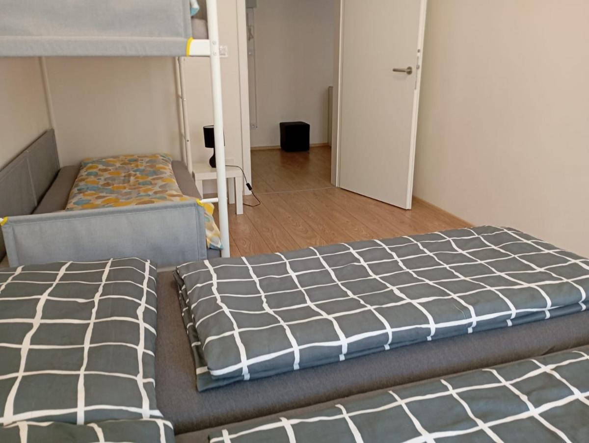 Nový apartmán v centru, soukromé parkování — 2