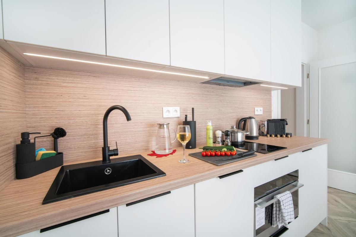apartino – FREE parking, 10 minutes walk to city centre, nespresso, netflix — 4